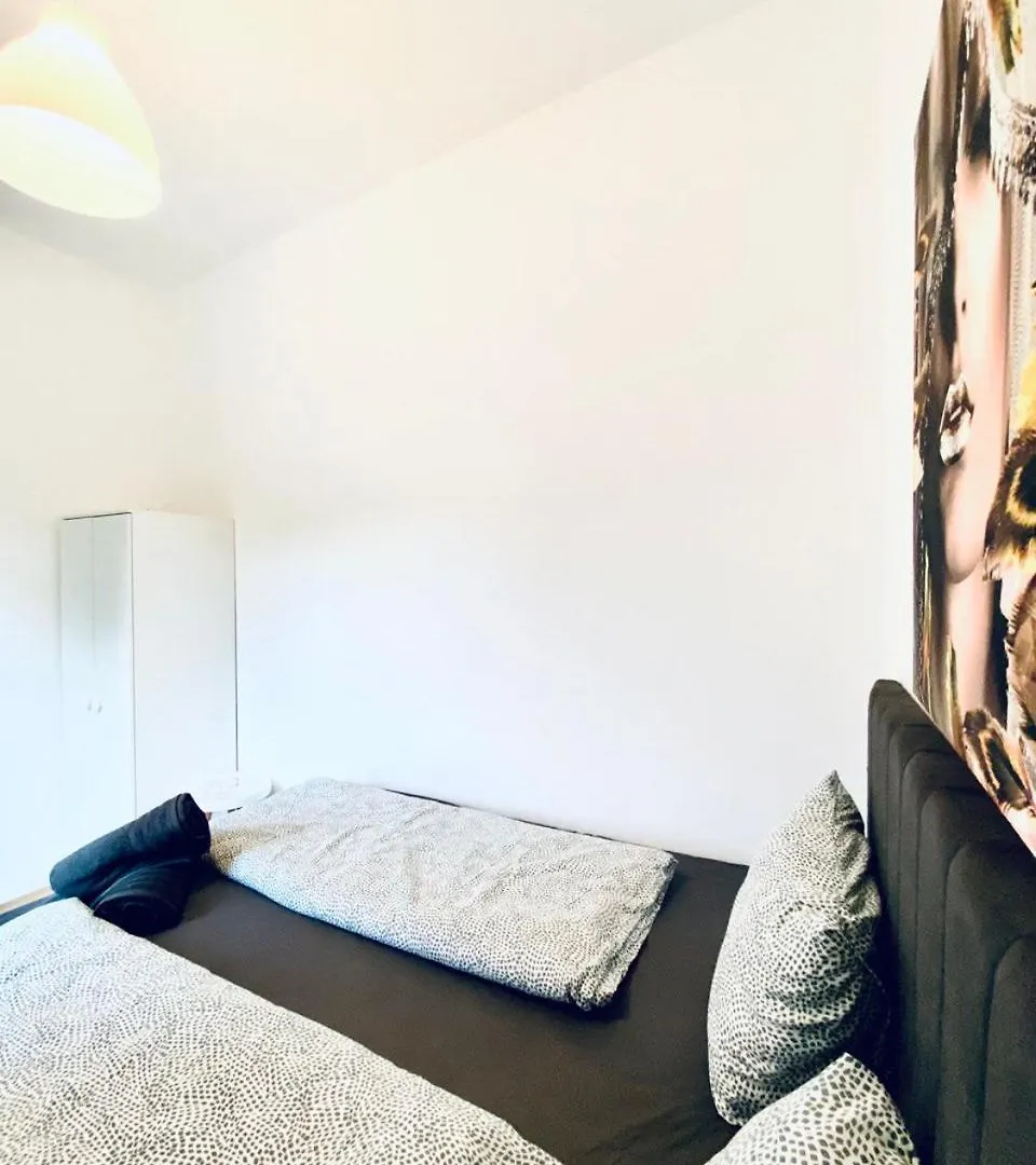 Δωμάτια σε οικογενειακή κατοικία Cozy Room In The 23Rd District Of Vienna Fr5